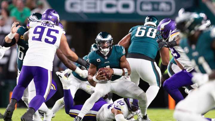 Eagles at Vikings odds, picks and predictions
