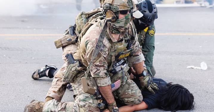 Tensión sube en EU por despliegues militares
