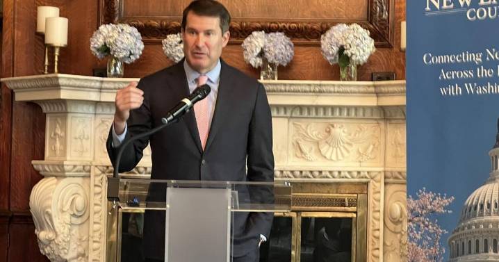Moulton calls for Senate leadership change