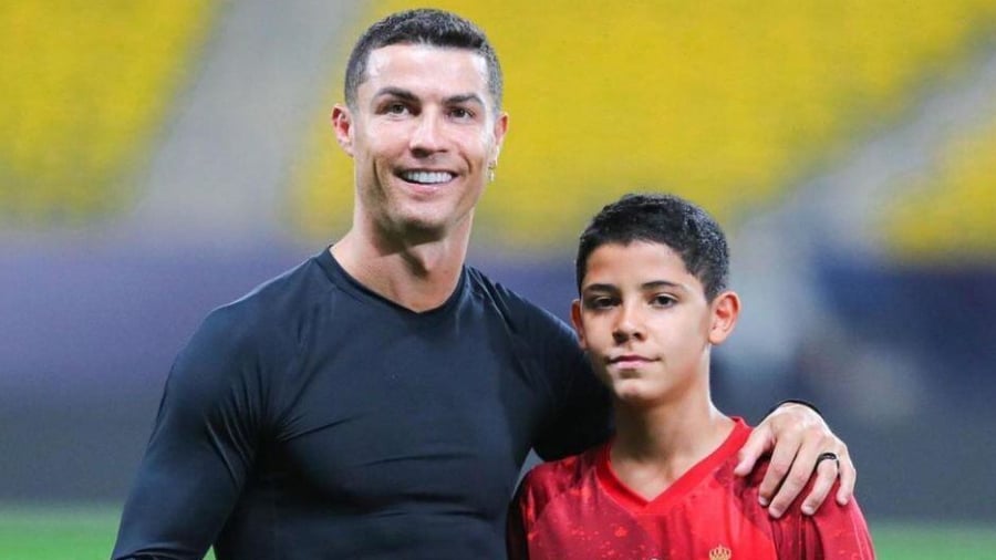 Hijo mayor de Cristiano Ronaldo debuta con la selección sub-16 de Portugal y celebra la victoria lusa ante Turquía