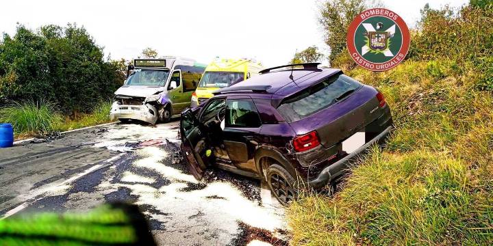Un choque entre un autobús y un coche en Castro se salda con ocho heridos, entre ellos un bebé, y dos trasladados