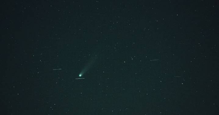 Stargazers told tonight best time to see 'once in lifetime' comet which won't return for 1,300 years
