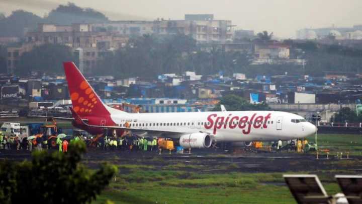 SpiceJet Flight to Patna Makes Emergency Landing in Delhi 'Technical Fault'