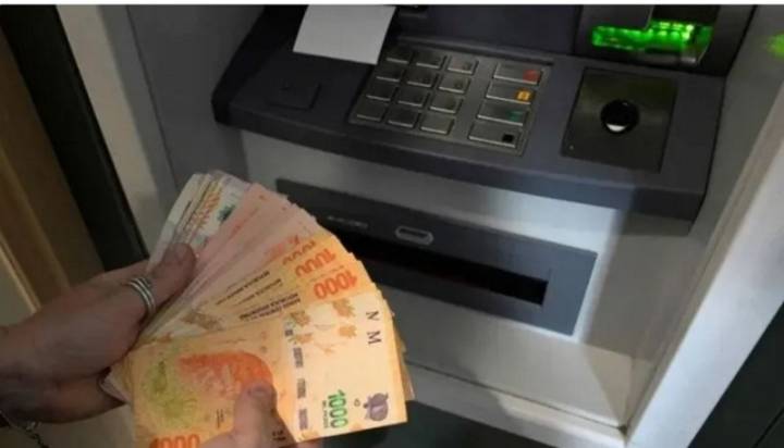 Con el nuevo IPC, los salarios registrados acumulan una caída real del 11% bajo la gestión de Milei