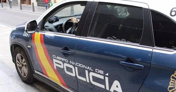 Busca una escopeta en su casa y vuelve para disparar a dos hermanos, uno de ellos menor, tras una discusión en un bar de Almayate