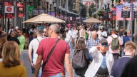 Triana oculta un secreto modernista que solo se revela al caer la tarde