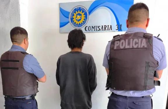 Detuvieron en Roca a un hombre con orden de captura por desobediencia y violación de domicilio