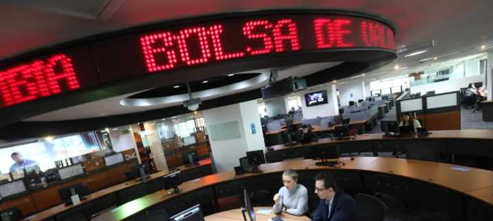Peso colombiano se hunde y la bolsa se desploma ante el ultimátum comercial de Washington