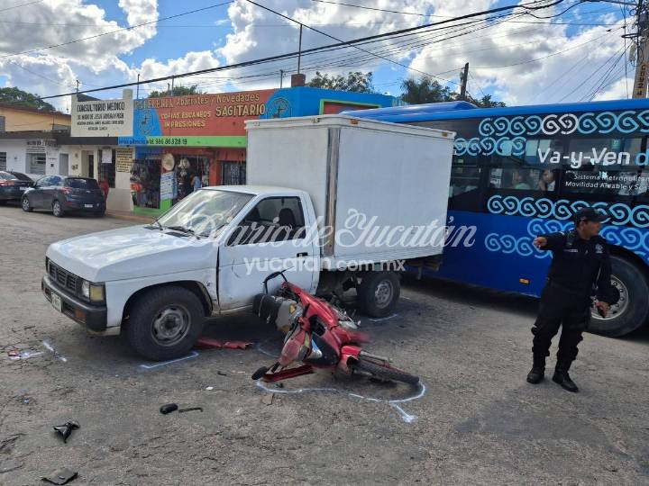 No respeta el alto y causa un accidente en el centro de Tizimín