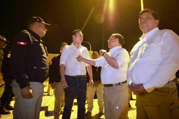 Presidente Jerí inspecciona penales y comisarías en operativo contra el crimen organizado