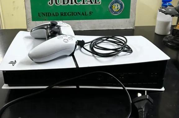 Recuperan una consola de videojuegos tras allanamientos en Cipolletti
