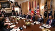 Trump condicionó la ayuda a Milei al resultado de las elecciones
