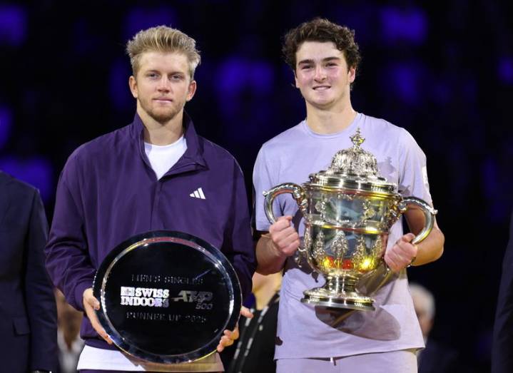 Tennis-Brazilian teen Fonseca beats Davidovich Fokina to win biggest career title in Basel