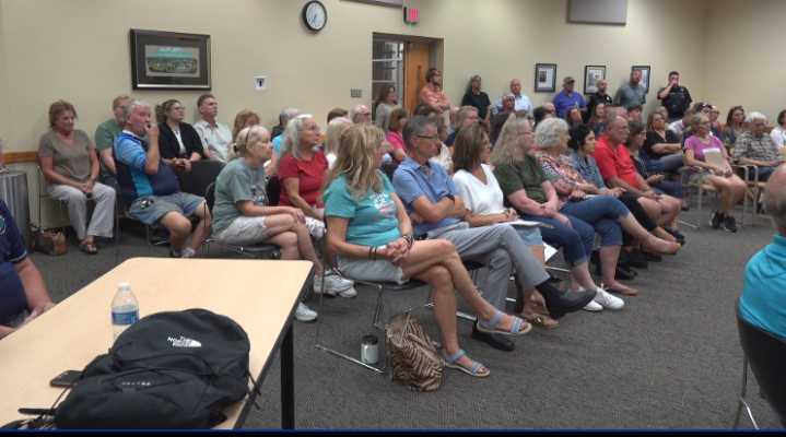 Dozens raise concerns over zoning violations in a Hermitage neighborhood