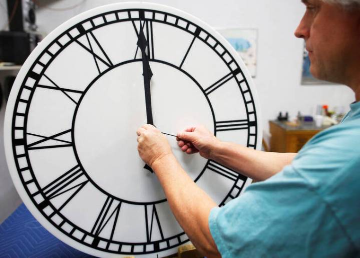 Daylight saving time bill stalls again in US Senate
