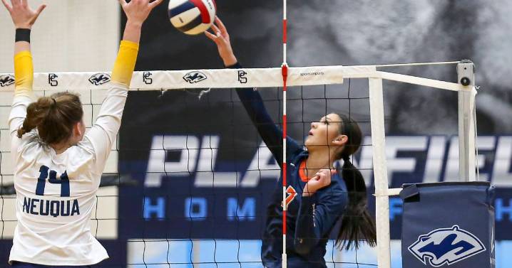 Dayton recruit Hannah Herrick’s 22 kills power Oswego past Neuqua Valley to third straight regional title