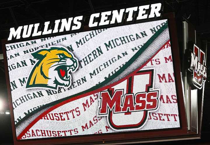 No. 15 UMass hockey sweeps Northern Michigan with lopsided win
