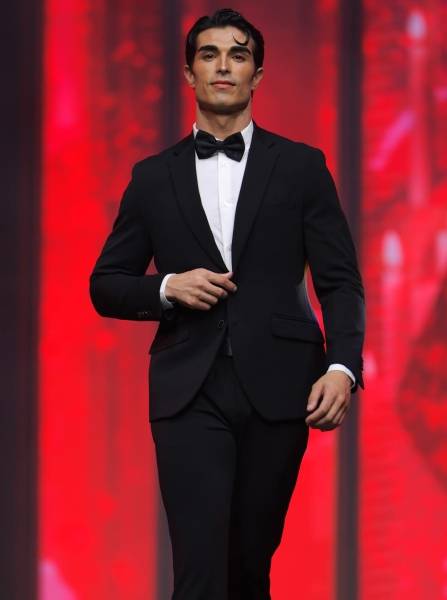 Español gana Mister Global