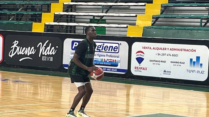 Alahjan Banks se entrena en Gimnasia