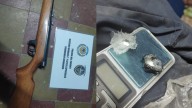 Arreglaban autos de día y vendían droga a la madrugada