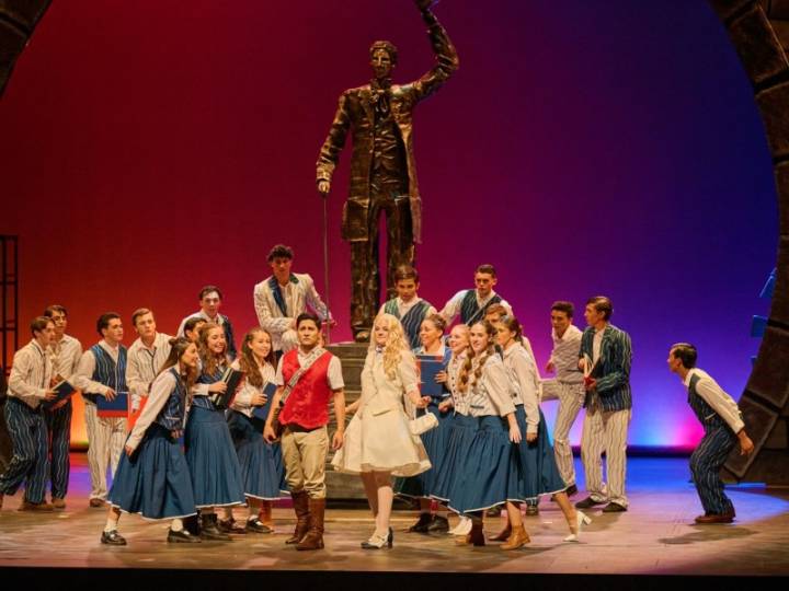 Colegio Puerto Varas estrenó su séptimo musical “Wicked”