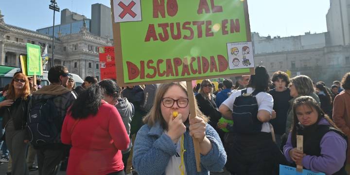 Presentaron un amparo para que la ANDIS devuelva las pensiones por discapacidad suspendidas en todo el país