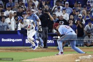 Dodgers eliminan a Filis gracias a un dramático error