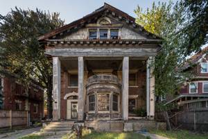 Abandoned mansion built for Wall Street magnate on sale for nearly $3M