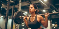 El secreto después de los 40: por qué levantar más peso puede transformar tu energía y tu cuerpo