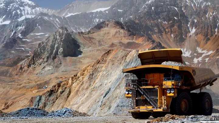 "No somos pelotudos": los proveedores mineros cruzaron a Sturzenegger