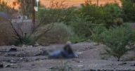 Encuentran a hombre muerto con huellas de violencia sobre la carretera Mexicali
