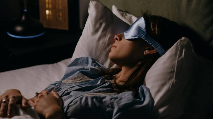 Can the 2-minute military sleep method work on today's anxious, sleepless minds?