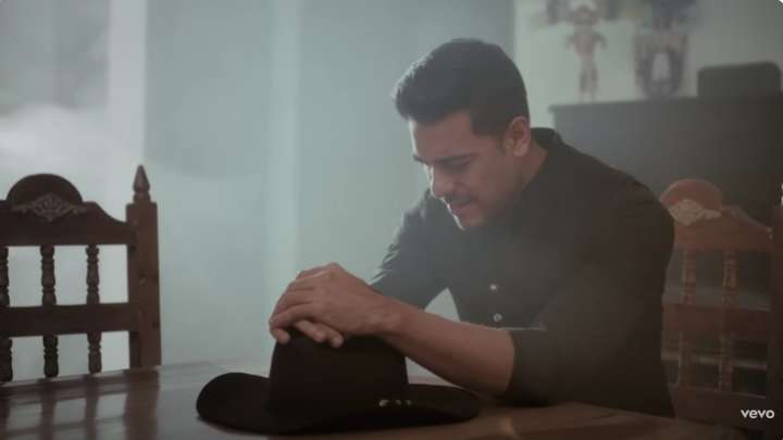 Carlos Rivera presenta 'Almas', su nueva canción sobre el amor eterno y el duelo tras la partida de su padre