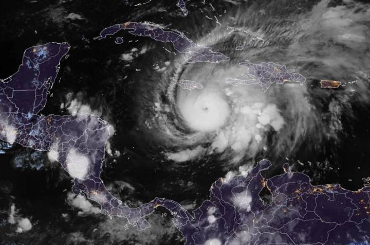 Huracán Melissa alcanza categoría 4 y se dirige hacia Jamaica con potencial de intensificación en su trayectoria por el Caribe