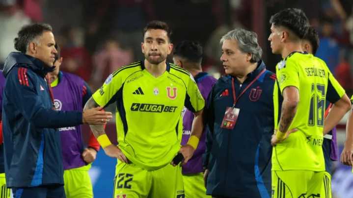 Johnny Herrera enciende todo y se lanza contra la ANFP tras eliminación de la U: “Nos robaron…”