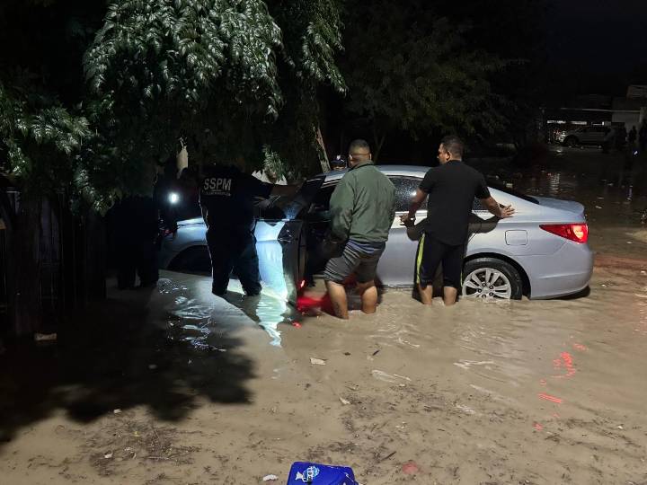 Una noche y madrugada bajo la lluvia: Ciudad Juárez se ahogó otra vez