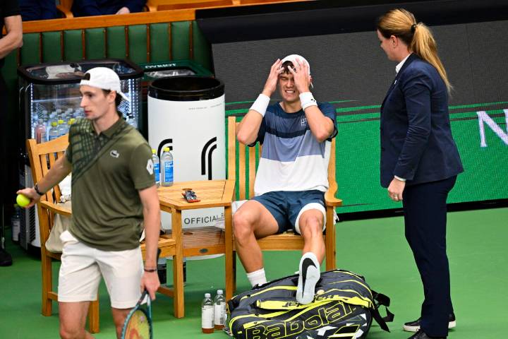 Paris Masters’ Finalist’s Misery Worsens as He Drops Shocking Update Days Before the Event A 27-year-old French tennis star suffers a health setback, withdrawing from the Paris Masters just days befor