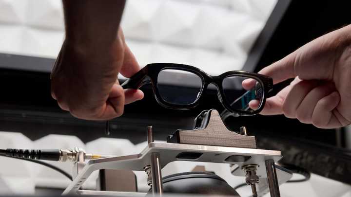 Magic Leap, One of the Biggest Flops in AR, Is Back with Smart Glasses