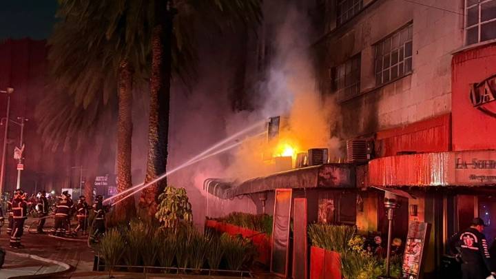 Consume incendio restaurante cercano al Monumento a la Revolución en CDMX