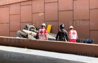 Cae automóvil de puente en el Periférico de la Juventud