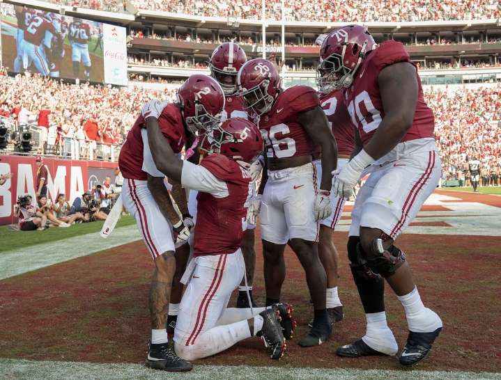 Deadspin | No. 10 Alabama avenges historic loss to No. 16 Vanderbilt