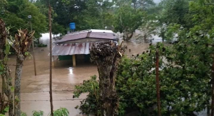 Fuertes lluvias dejan inundaciones en Sucre