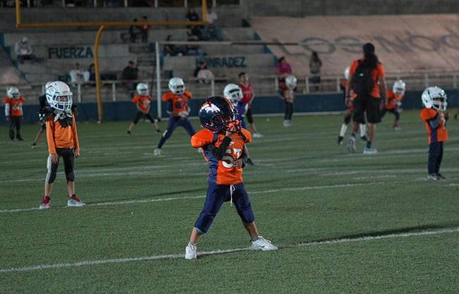 ‘Héroes del emparrillado: Broncos, poder desenfrenado’; Sacar lo mejor de los niños y la juventud