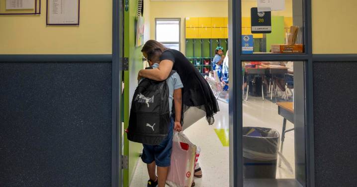 Jefferson Parish teachers, staff will get one-time pay bumps this year. See who's eligible.