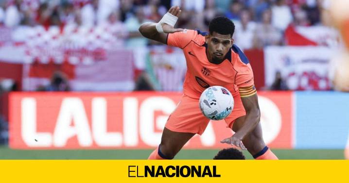 Ronald Araújo está fuera del Barça, o se va o lo van a invitar a salir, ahora bien, la sorpresa es el precio