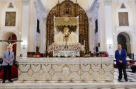 La Esperanza de Triana estrena un nuevo frontal de altar en plata de ley