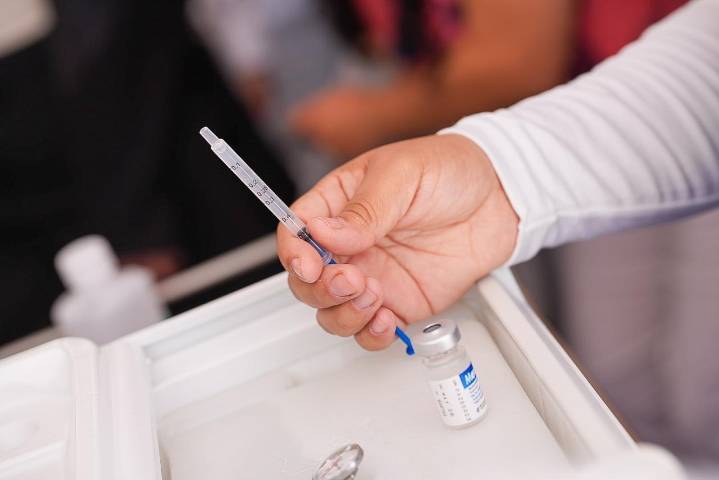 Inicia jornada invernal: aplicarán vacunas contra influenza, COVID