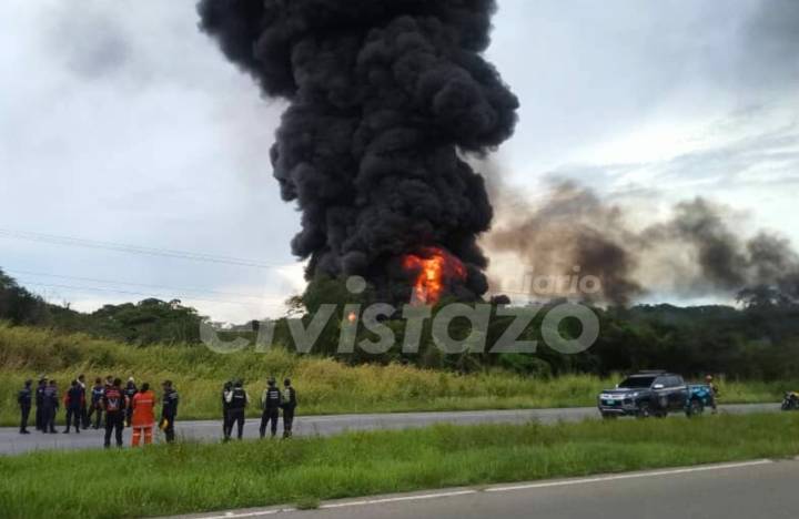 Incendio en tubería petrolera de Anzoátegui fue controlado tras cinco horas de faena