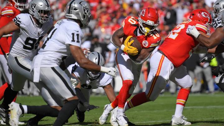 Chiefs' Isiah Pacheco expected to miss Sunday showdown against the Bills with knee injury