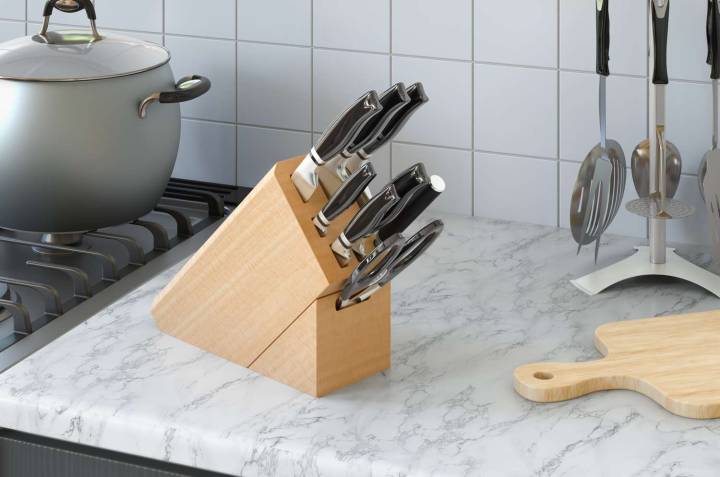 Minimalists Agree: These 7 Things Don’t Belong on Your Kitchen Counter